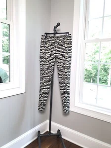 J McLaughlin Ivory & Black Lined Ankle Pants - Women’s 6  NWOT - Picture 1 of 12