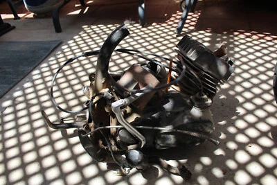 Kawasaki KM100 1981 Enduro buen motor de compresión y transmisión Foto 1 de 4