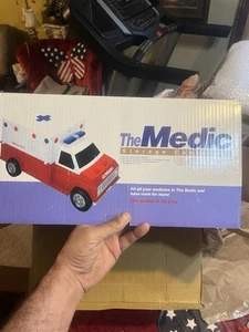 The Medic Storage Container Zhaosell International Plastic Ambulance 1st Aid Kit - Picture 1 of 13