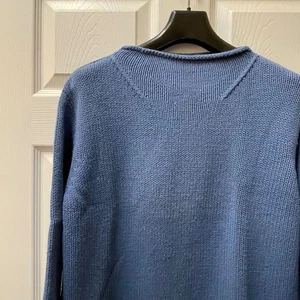 Pullover para mujer azul de algodón con cuello redondo y dobladillo enrollado para exteriores (aprox. Grande) - Imagen 1 de 11