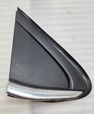 2016-19 CHEVROLET CRUZE FRONT PASSENGER FENDER UPPER REARWARD CORNER MOLDING OEM - Image 1 of 4