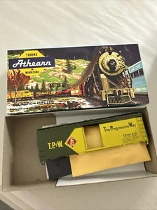 Athearn #2282-1 Toledo Peoria & Western “Indian Herald” Olive Green Yellow #610 - Picture 1 of 2