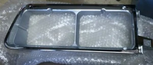 NOS United Pacific 40966B Headlight Bezel for 1990-2007 Freightliner FLD Driver - Picture 1 of 5