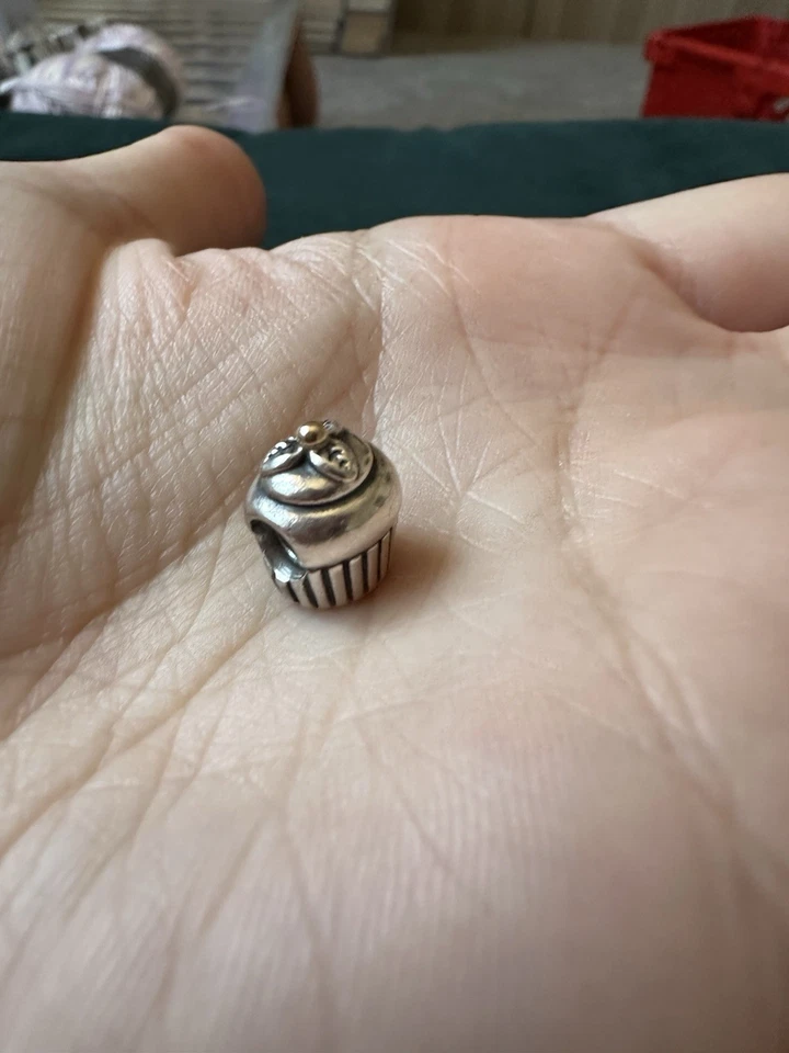 Genuino Pandora Pulsera Dije - Plata y Oro 14k Cupcake Charm S925 ALE Foto 1 de 3