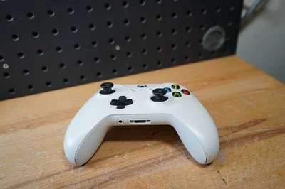 (D) Mando Inalámbrico Xbox One 1708 Blanco -Funciona Daños Cosméticos S X OEM Foto 1 de 4