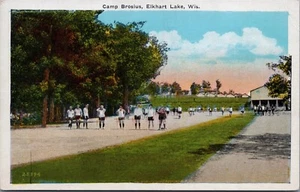 1915 Elkhart Lake , Wisconsin Camp Brosius Men Running Postcard - Imagen 1 de 2