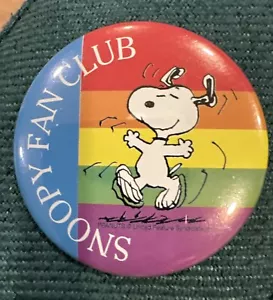 TR- SNOOPY FAN CLUB PIN BADGE (PEANUTS UNITED FEATURE SYNDICATE PIN BADGE #41631 - Picture 1 of 2