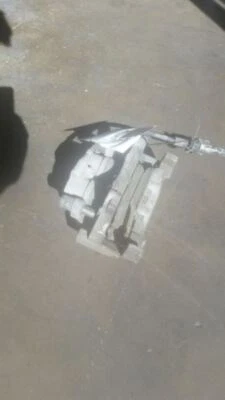 2013 -16 Mercedes-Benz GL550 - Left Front Brake Caliper -1664210381- R254990 - Image 1 of 4