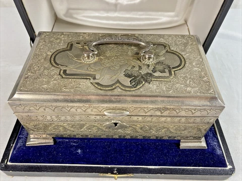 Antique SIGNED SEISYU Chrysanthemum Japanese 950 SILVER Velvet-Lined JEWELRY BOX Cover