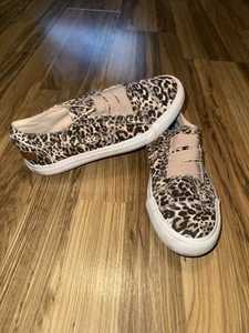 Blowfish Women's Size 6 Shoes Brown White Leopard Comfort Low Fashion Sneakers - Picture 1 of 8