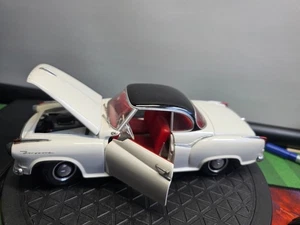 BORGWARD ISABELLA COUPE WHITE BLACK TOP 1:18 REVELL - Picture 1 of 8