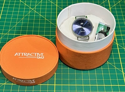 Q&Q Atractivo Reloj Hombre Cuarzo Plateado USADO Foto 1 de 4