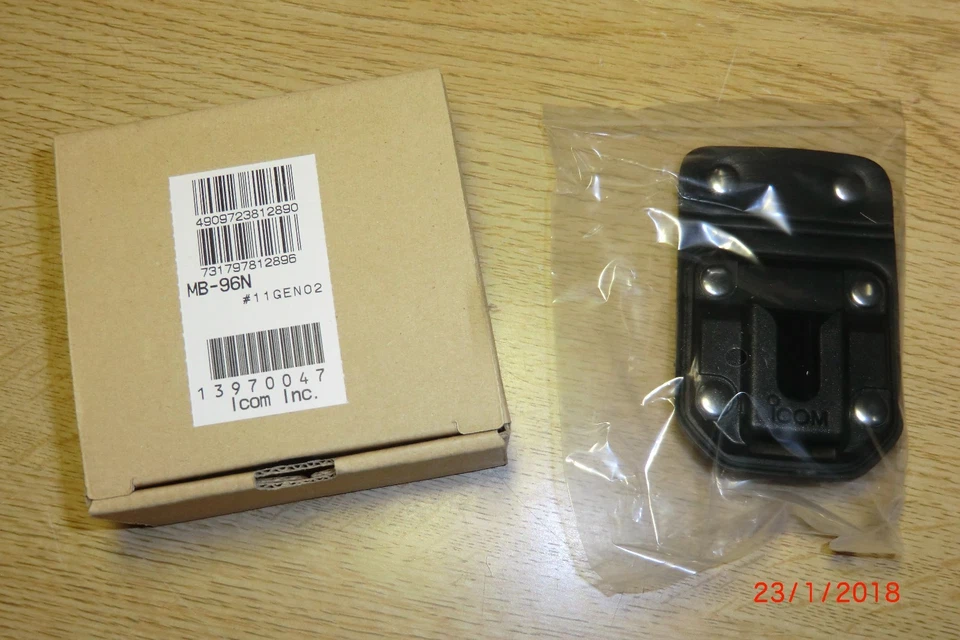 ICOM drehbarer Gürtelclip Leder MB-96N - Bild 1 von 1