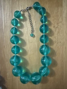 Collana vintage grossa stile anni 50 60 lucite plastica perle verdi 16-19" - Foto 1 di 4