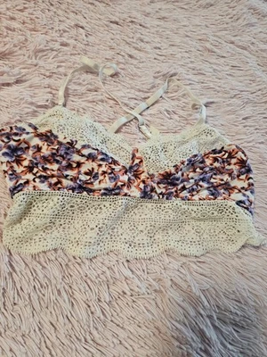 Bralette de encaje floral Intimately Free People S/P correas ajustables con espalda cruzada Foto 1 de 4