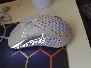 XTRFY M4 RGB - WIRED GAMING MOUSE RGB - Photo 1/4