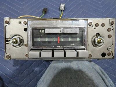 68-71 C3 Corvette Stereo Radio with Knobs w/Multiplexor and Amp--Prof Restored!! - Image 1 of 4