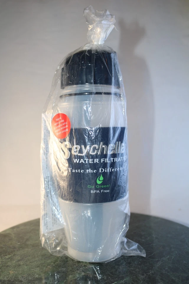 Seychelle 28oz pH20 Filtration Flip Top Pure Water Filter Squeeze Bottle - New - Image 1 of 4