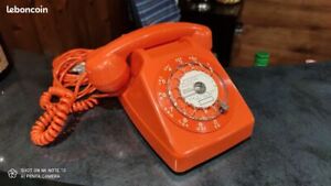 Téléphone vintage année 70 