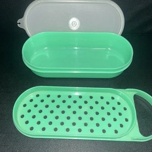 Tupperware 3 Piece Jadeite Handy Cheese Grater w/Lid 1375-12, 1374-9 and 1375-10 - Picture 1 of 3