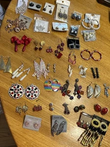 Lot Of Assorted Earrings 40 Pairs - Picture 1 of 8
