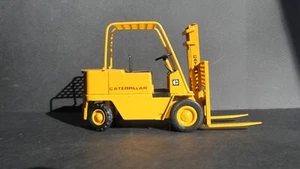 JOAL No 215 miniaturas 1:25 Caterpillar Fork Truck Made in Spain - Picture 1 of 8