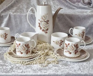 Rare Vintage (1950s) English Queen Anne "Autumn Rose" Fine Bone China - Bild 1 von 13