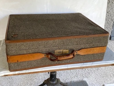 Large Vintage HARTMAN Luggage Leather & Twill Fabric Suitcase. Combination Lock - Image 1 of 4
