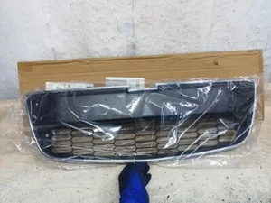 Chevrolet Sonic 2012-16 parachoques parrilla inferior negro con moldura cromada GM1036139 - Imagen 1 de 5