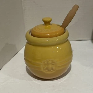 Le Creuset 16 oz Stoneware Honey Silicone Dipper Set Dijon Yellow - Picture 1 of 7