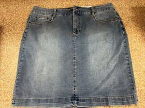 NEW! Women’s Petite Charter Club Flat Front Denim Skirt Niagra Wash Sz 16P NWT - Picture 1 of 5