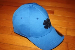 Nuevo con Etiqueta Nuevo con Etiqueta Trébol Negro Bravo 4 Gorra Ajustada Azul Negro ENVÍO GRATIS EE. UU. - Imagen 1 de 10