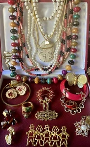 Lotto di gioielli costumi da tenuta vintage! MONET, AVON e altro ancora! - Foto 1 di 4