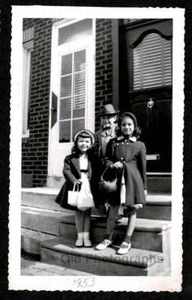 Trajes de Pascua para niños 1953 con monederos sombreros traje apt pasos foto antigua/de colección - N288 - Imagen 1 de 1