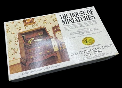 Mueble miniatura para casa de muñecas Chippendale escritorio madera Xacto Foto 1 de 4