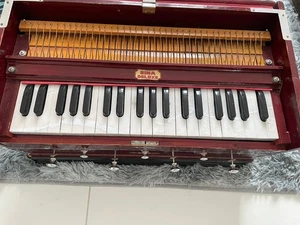 Original BINA Portable Harmonium for Kirtan Songs and Beginners - Picture 1 of 3