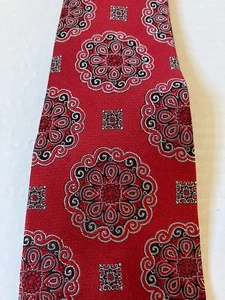 Herrenkrawatte Wembley rot Schnörkel Medaillon formell Hochzeit 3 3/8 x 55 - Bild 1 von 4
