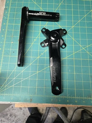 Sram Rival AXS wide crankset 94bcd, 172.5 for 43x30 chainrings  - Image 1 of 3