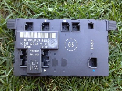 2002 MERCEDES BENZ C320 WAGON PASSENGER SIDE R DOOR CONTROL MODULE COMPUTER OEM - Image 1 of 3