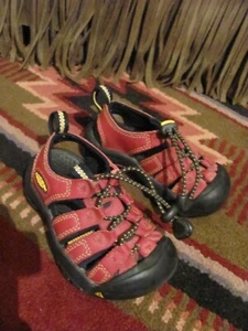 Keen Newport Red Leather Water Sports Waterproof Sandals Kids 9 - Picture 1 of 8