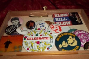 Lot of old vintage various collectible pins 17 pcs. The Who, Boy George, Springs - Picture 1 of 7