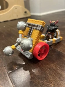 Imaginext Battle Wagon + Action Figure w/ Accessories 2001 - Picture 1 of 5