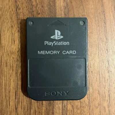 Memory Card Originale Sony 1MB PS1 Nero Opaco  Originale Perfetta - Immagine 1 di 2