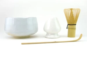 Weiß glasiertes japanisches Matcha Teeservice/Set - Matchaschale, Schaufel, Schneebesen & Ständer - Bild 1 von 18