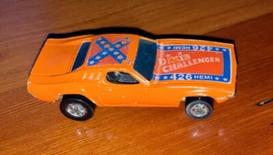 Vintage 1970 Hot Wheels Dixie Challenger 426 Hemi Flag Gold Chrome - Picture 1 of 8