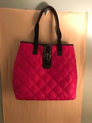 BOLSO MONEDERO ACOLCHADO AVON Rosa Negro CORREA PARA EL HOMBRO Hebilla ACENTOS Foto 1 de 3