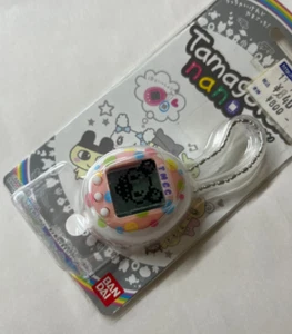 Tamagotchi Nano White Shell Wave 1 Oct 2010 - Bandai Virtual Pet, New, Untested - Picture 1 of 5