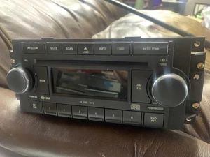 OEM Dodge Chrysler AM FM CD Radio 2004 To 2009 - Bild 1 von 1