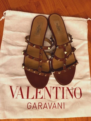 Valentino Garavani Rockstud Nappa Slide Marrón Talla 7 37.5 Sandalia Bolsa Antipolvo Foto 1 de 4