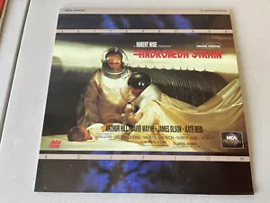 The Andromeda Strain 2-Disc Letterbox Laserdisc 1971 Sci Fi Thriller Robert Wise - Picture 1 of 2